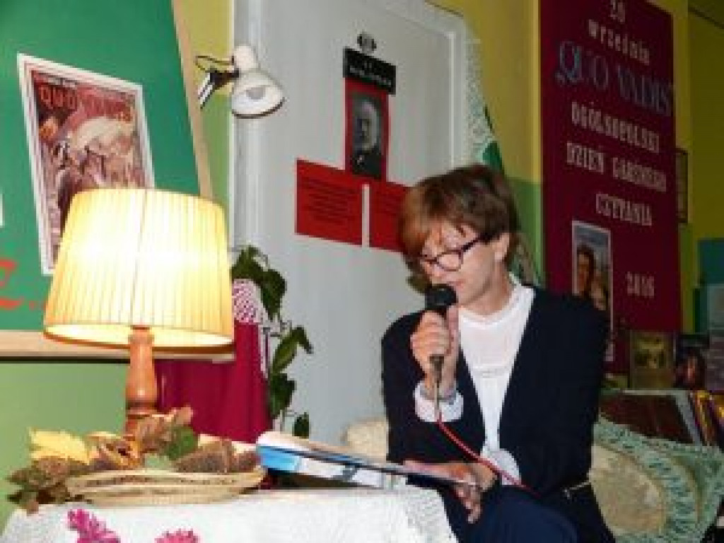 Głośne czytanie Sienkiewicza w Zdunach
