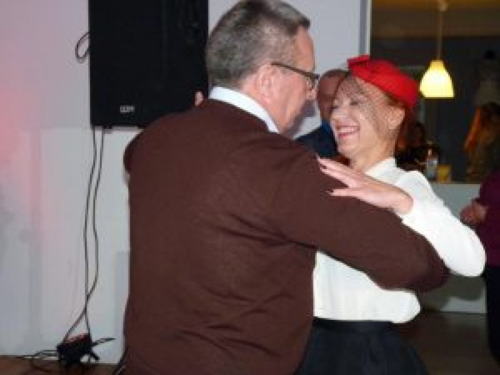 Międzypokoleniowa potańcówka na Przedmieściu