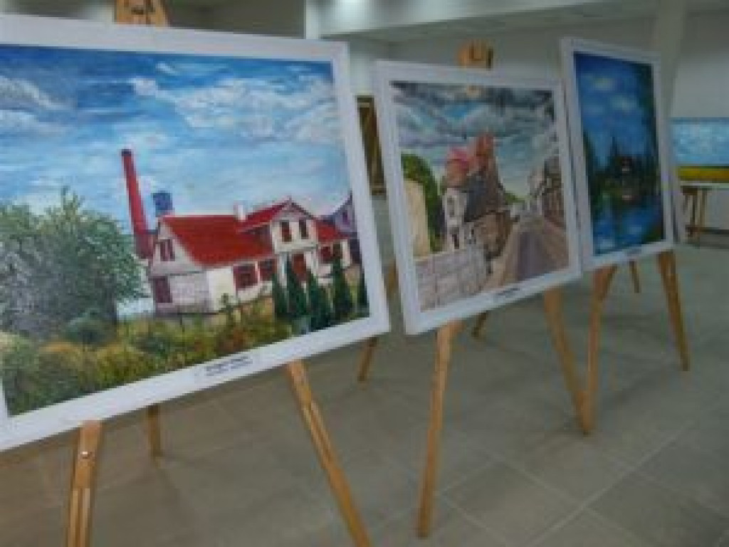 Wernisaż obrazów z letniego pleneru malarskiego