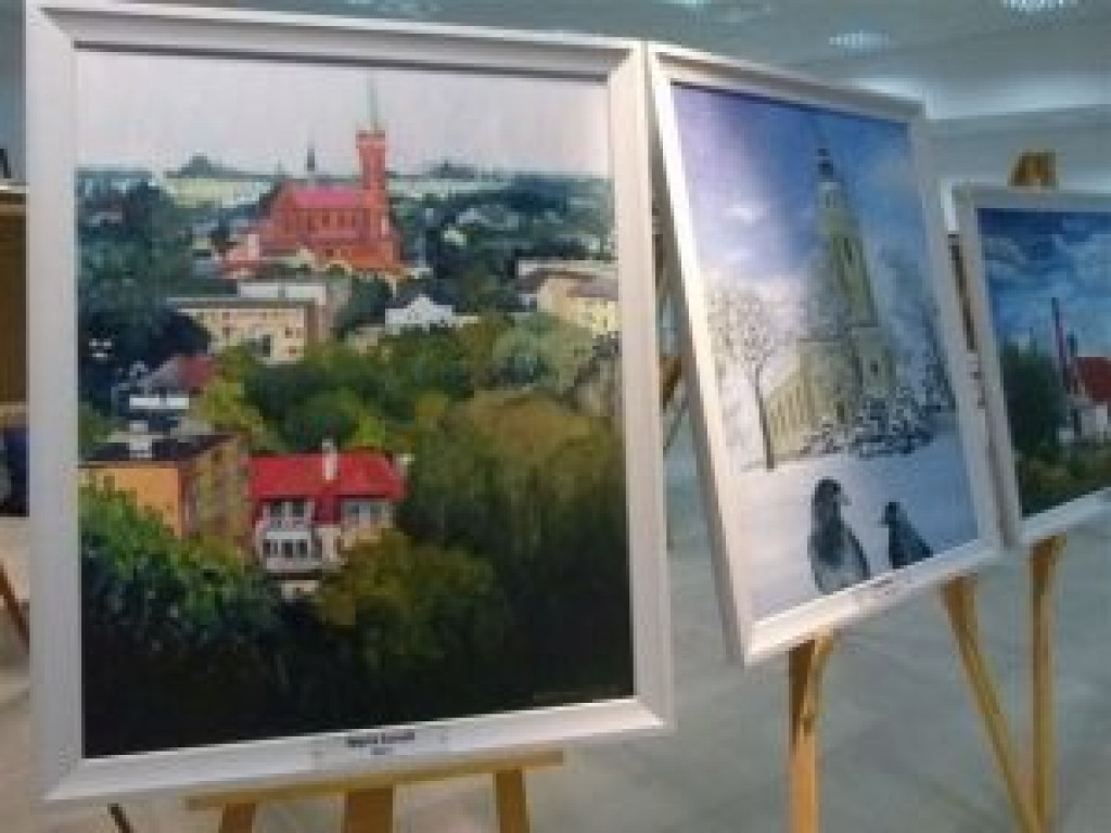 Wernisaż obrazów z letniego pleneru malarskiego
