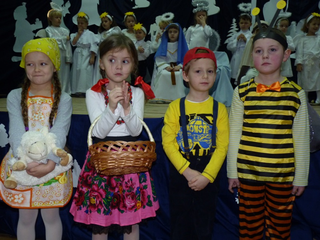 Bajkowe święta w szkole w Popowie