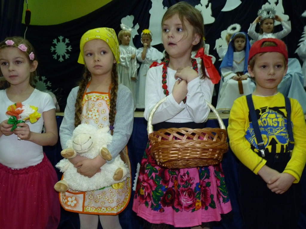 Bajkowe święta w szkole w Popowie
