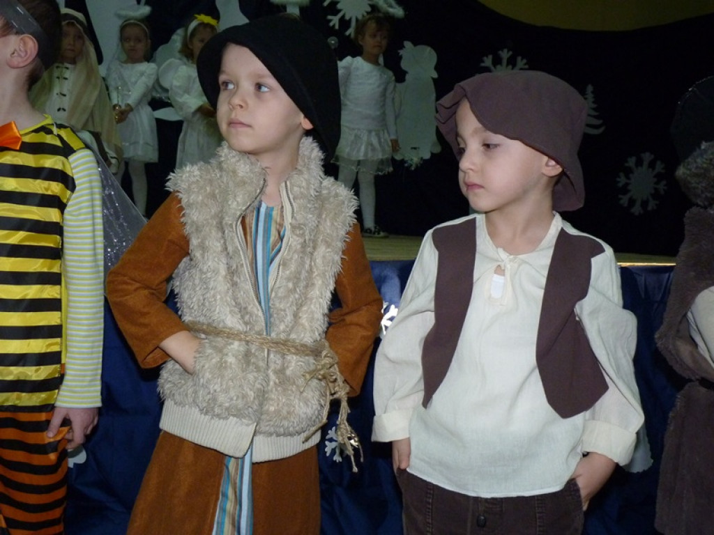 Bajkowe święta w szkole w Popowie