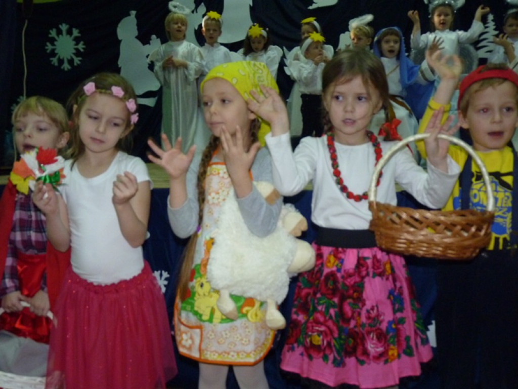 Bajkowe święta w szkole w Popowie