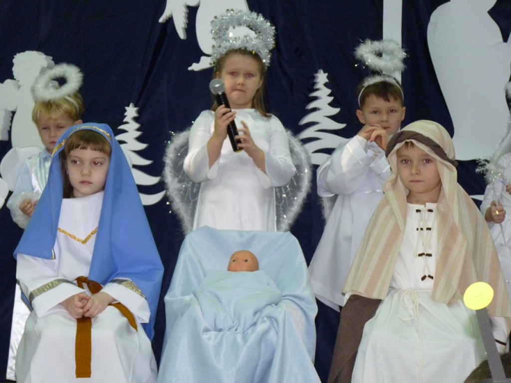Bajkowe święta w szkole w Popowie