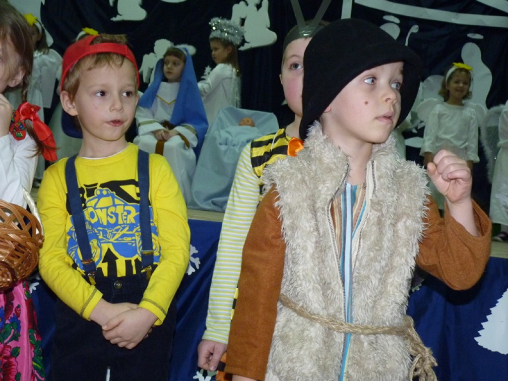 Bajkowe święta w szkole w Popowie