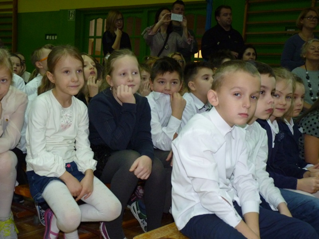 Bajkowe święta w szkole w Popowie