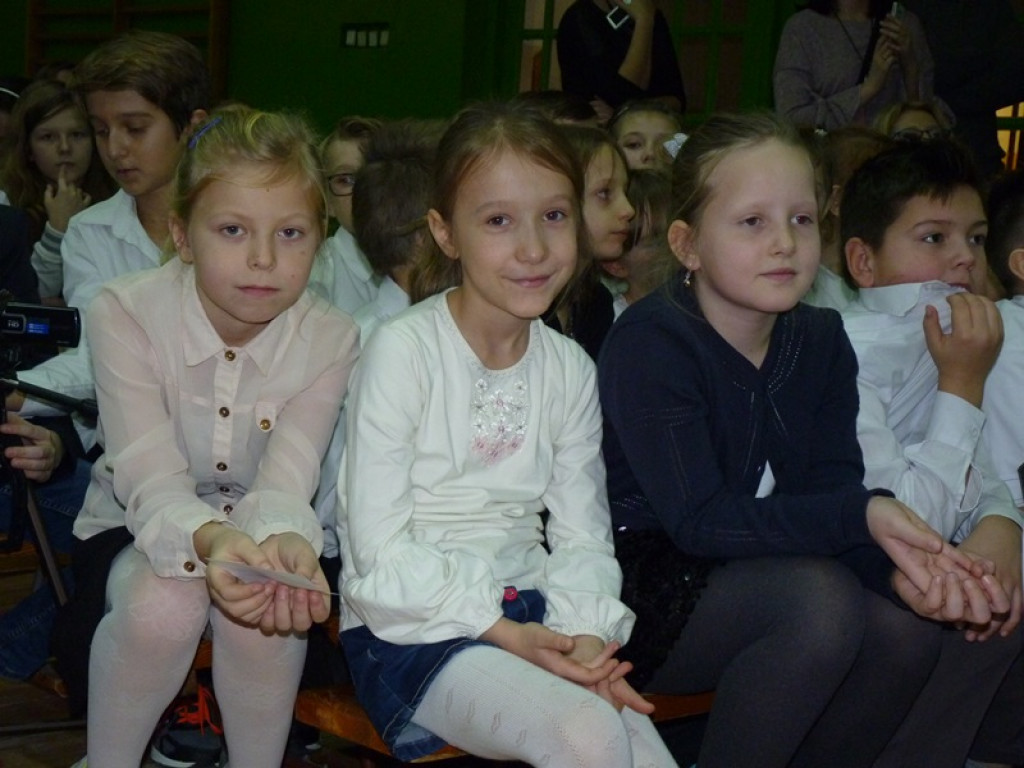 Bajkowe święta w szkole w Popowie