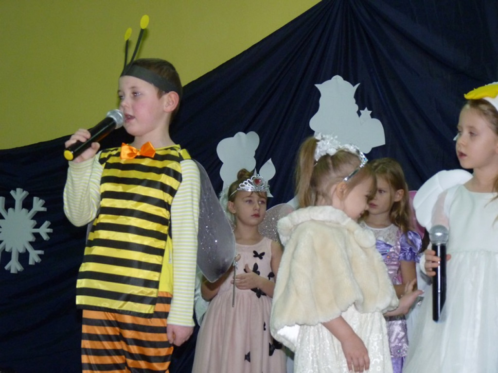 Bajkowe święta w szkole w Popowie