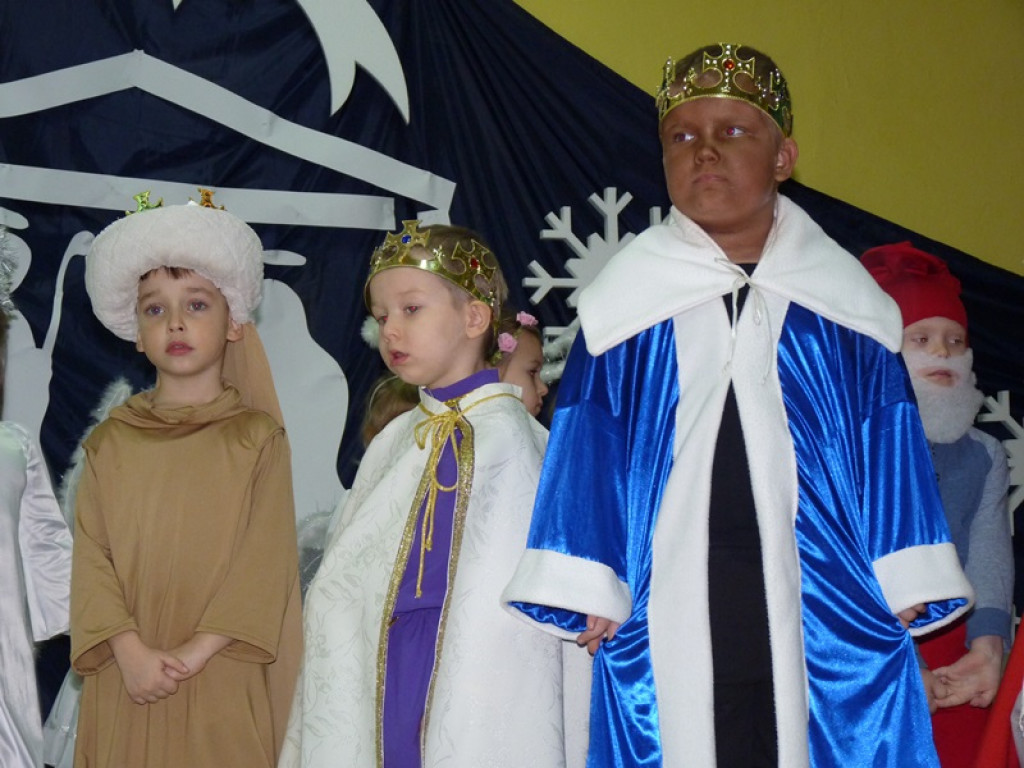 Bajkowe święta w szkole w Popowie