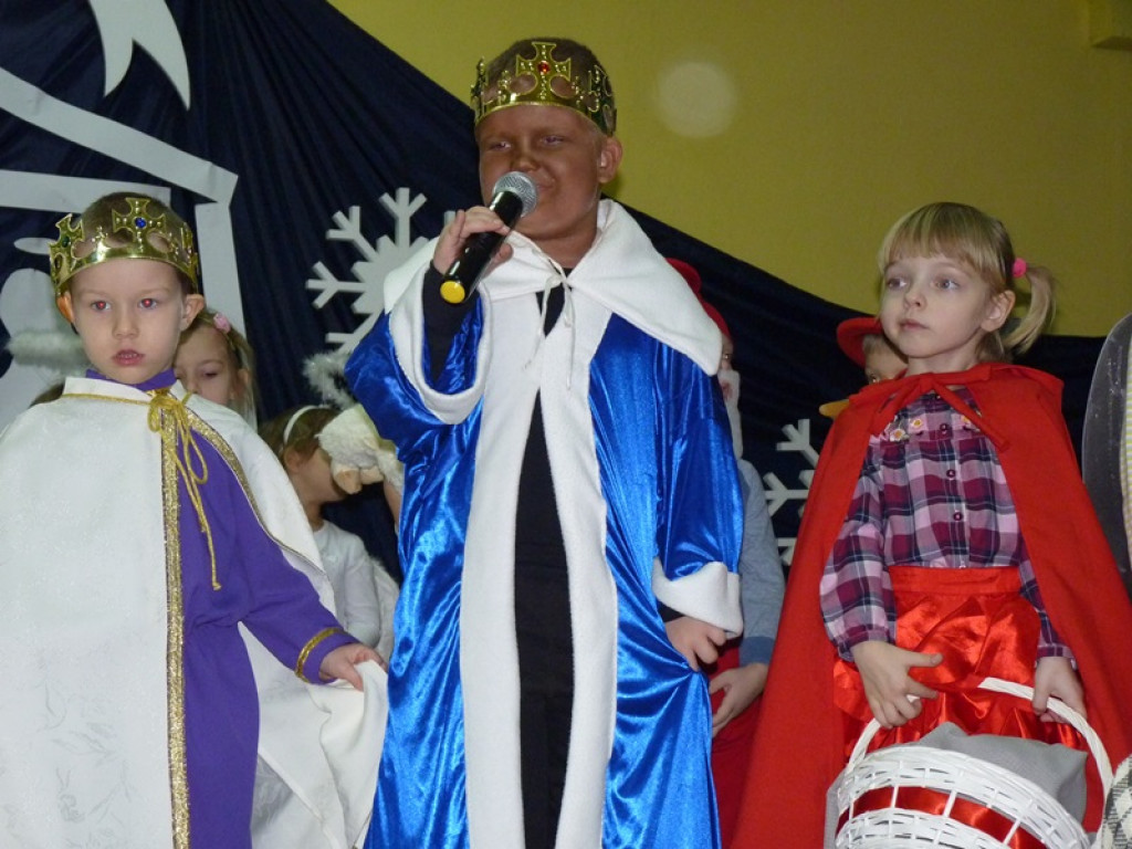 Bajkowe święta w szkole w Popowie