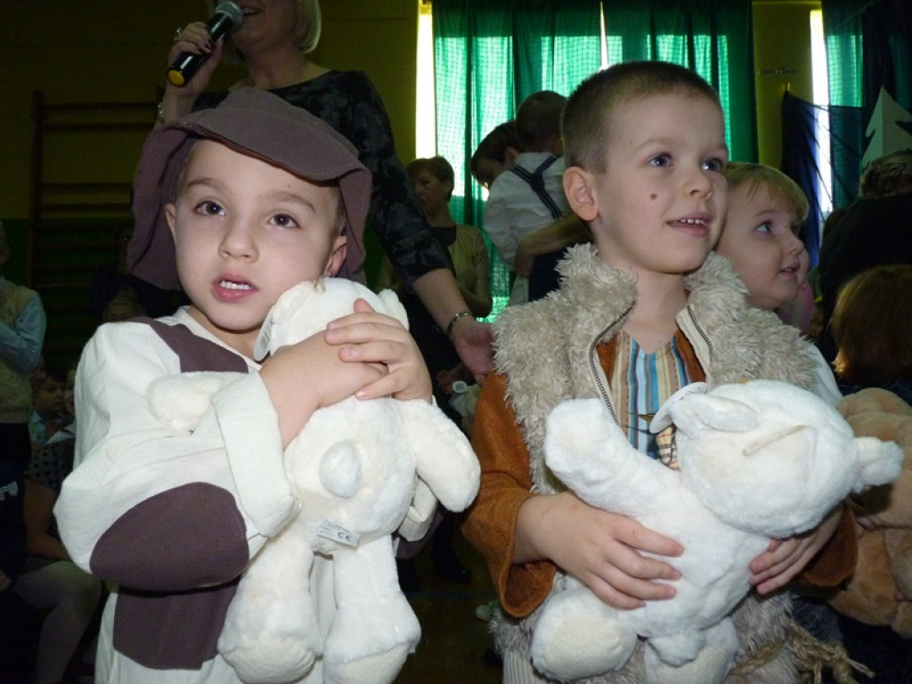 Bajkowe święta w szkole w Popowie