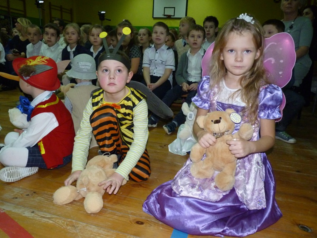 Bajkowe święta w szkole w Popowie