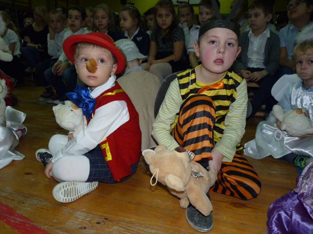 Bajkowe święta w szkole w Popowie
