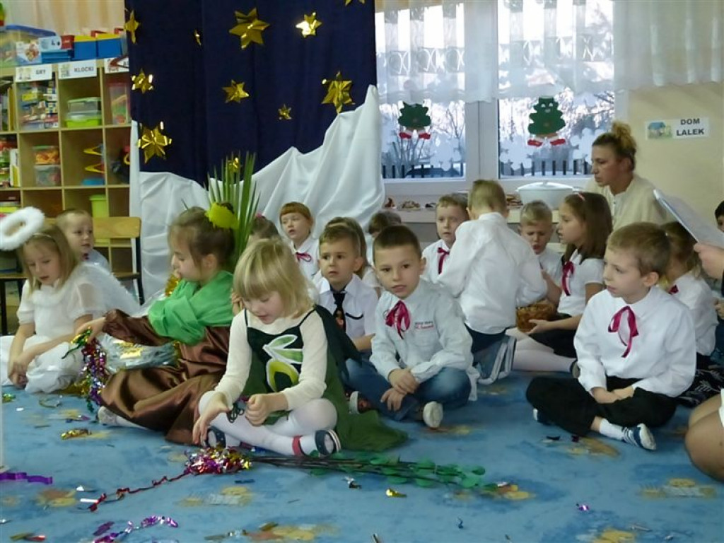 Dwa świąteczne przedstawienia w Przedszkolu nr 5