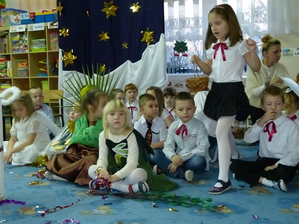 Dwa świąteczne przedstawienia w Przedszkolu nr 5