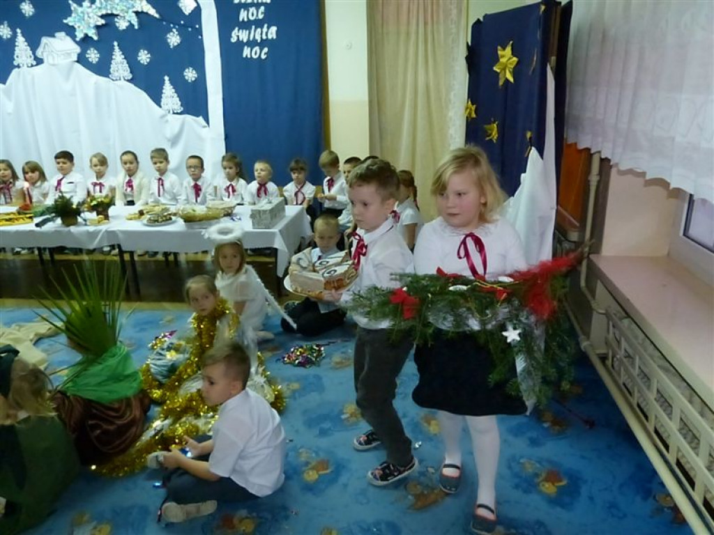 Dwa świąteczne przedstawienia w Przedszkolu nr 5