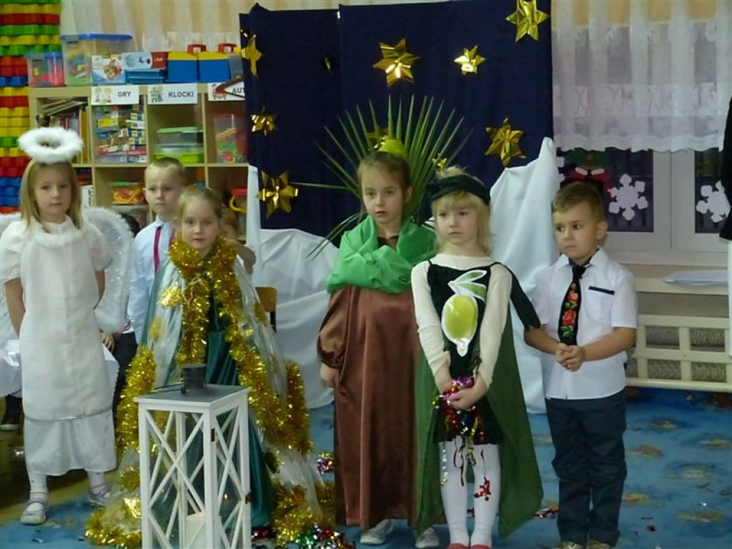 Dwa świąteczne przedstawienia w Przedszkolu nr 5