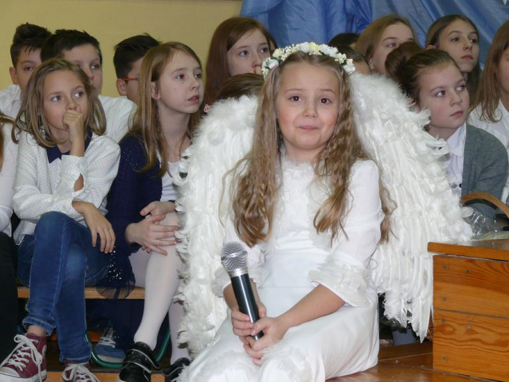 Jasełka klas II w łowickiej 
