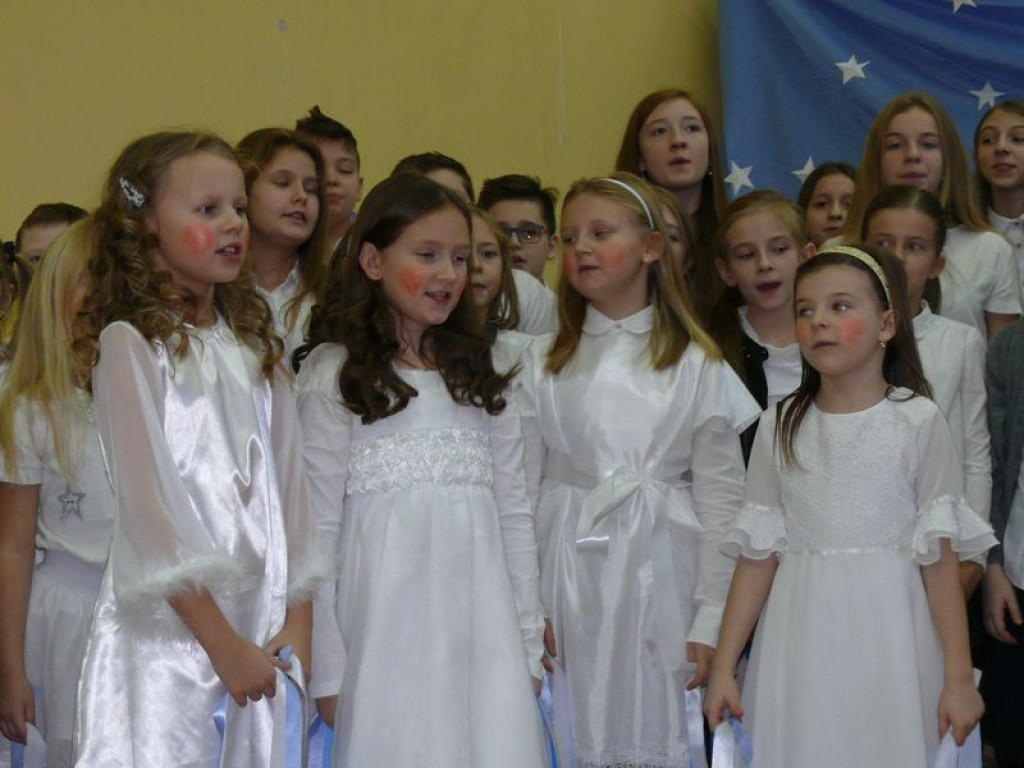 Jasełka klas II w łowickiej 