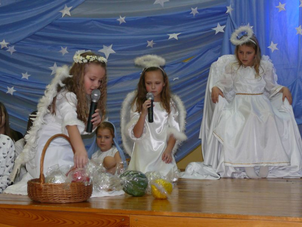 Jasełka klas II w łowickiej 