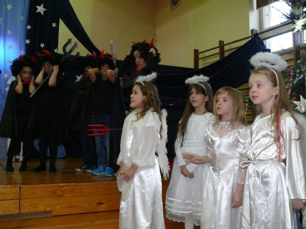 Jasełka klas II w łowickiej 