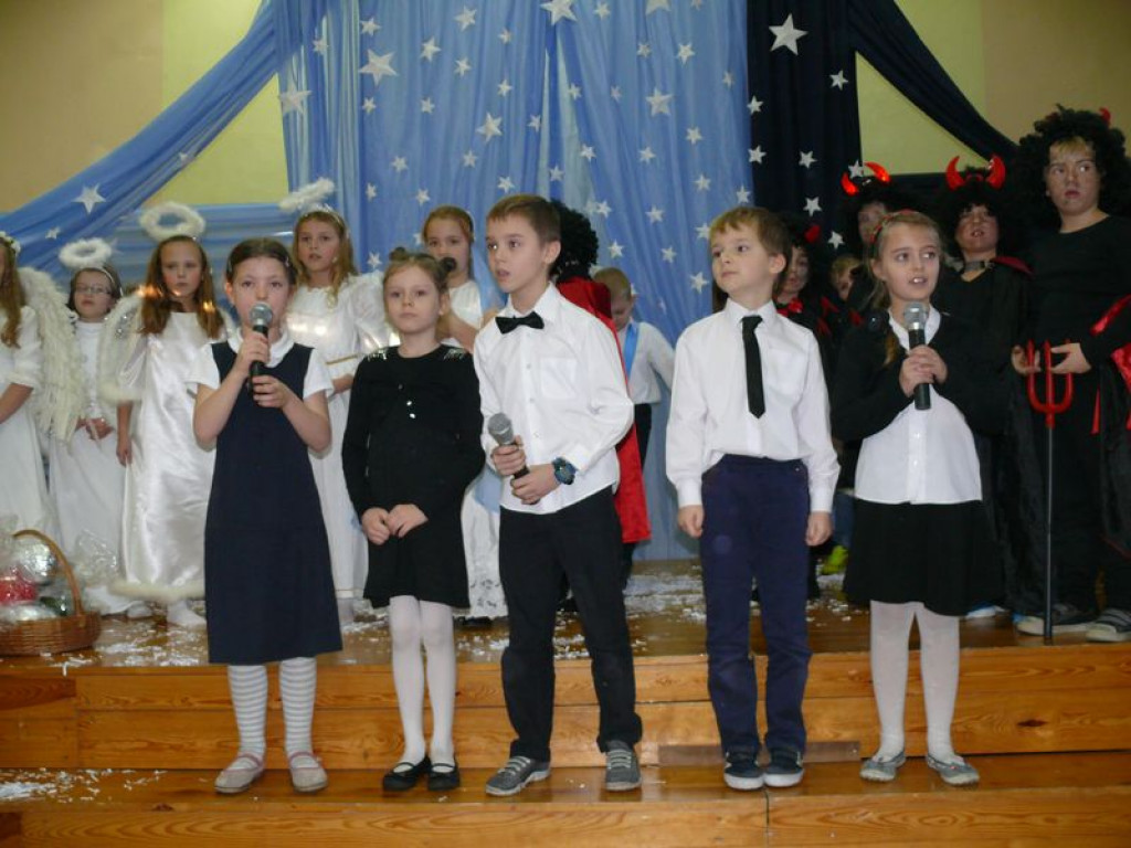 Jasełka klas II w łowickiej 