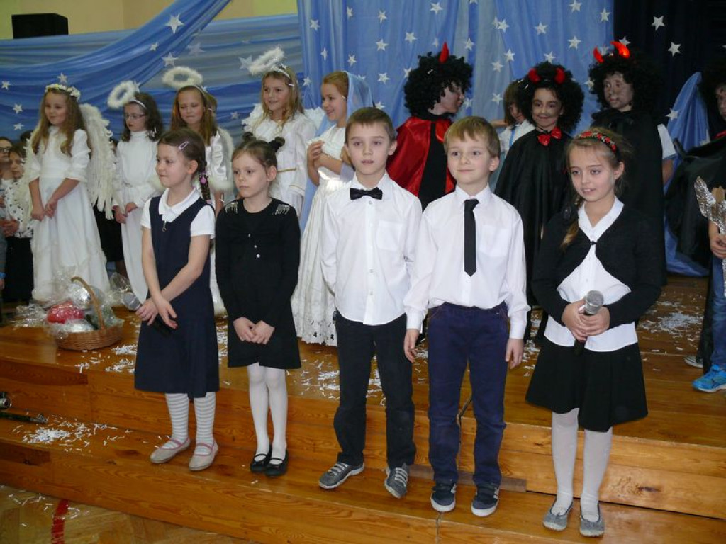 Jasełka klas II w łowickiej 