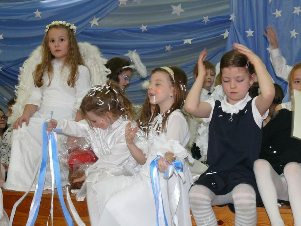 Jasełka klas II w łowickiej 