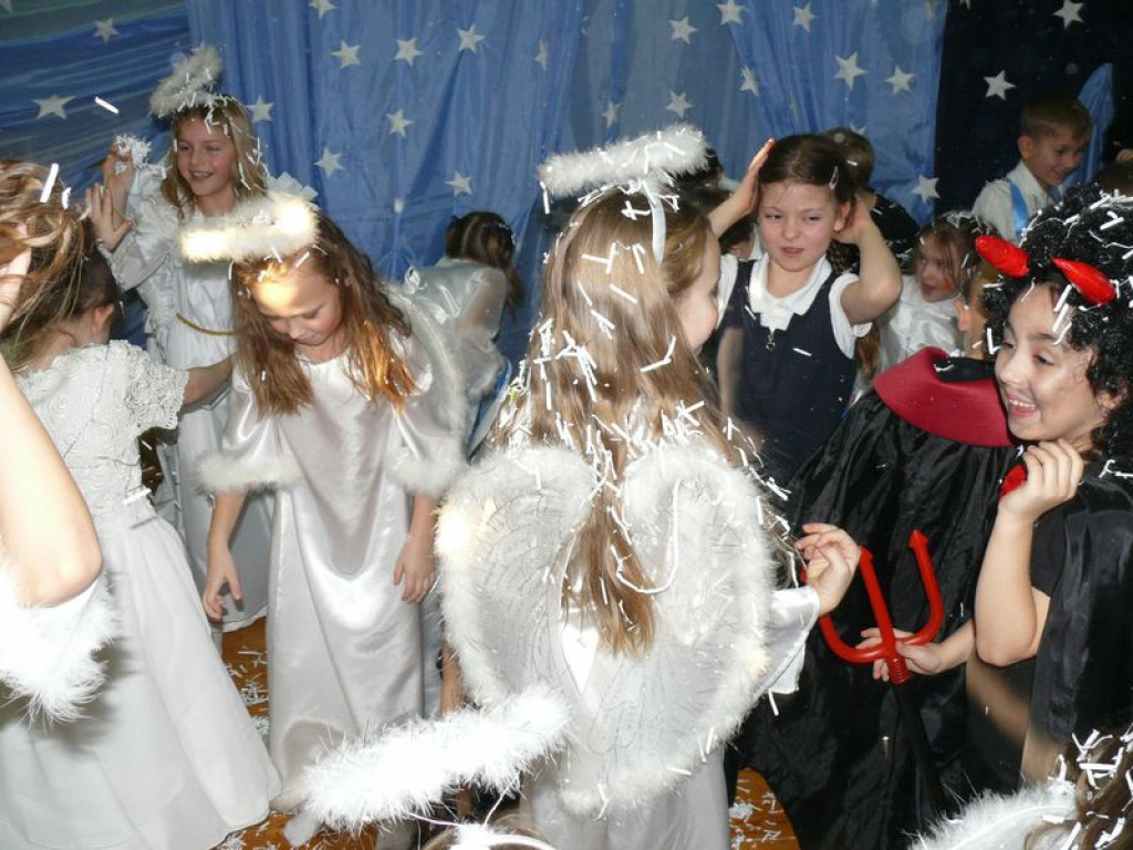 Jasełka klas II w łowickiej 