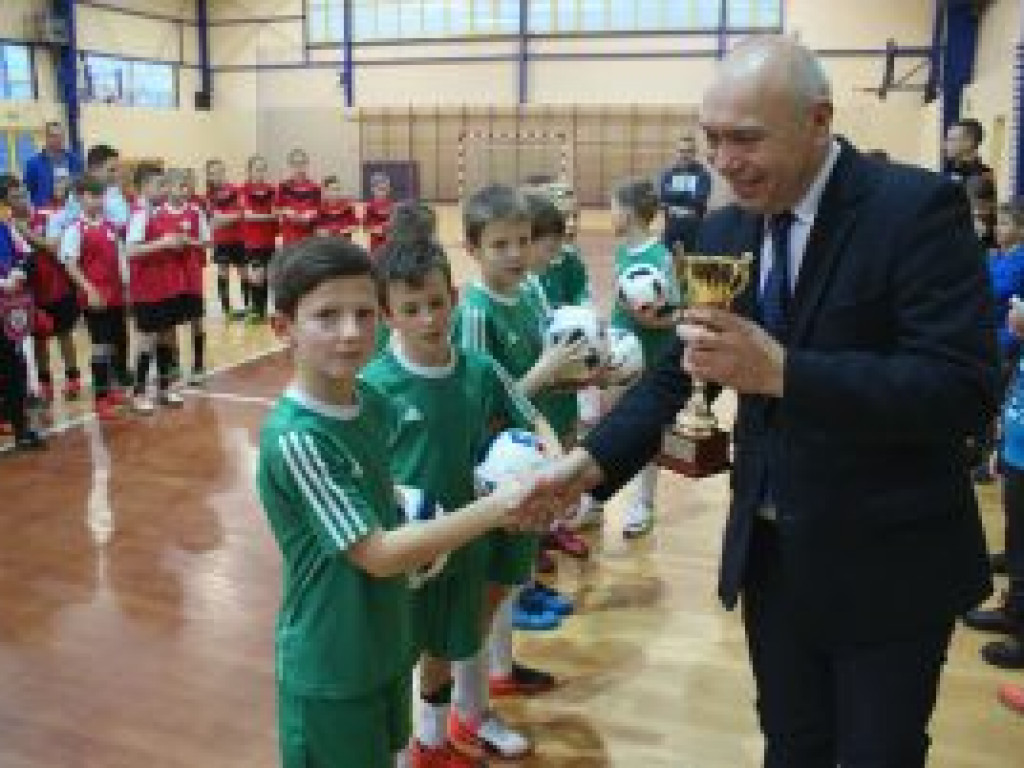 Młodzi piłkarze dobrze zagrali w Żychlinie