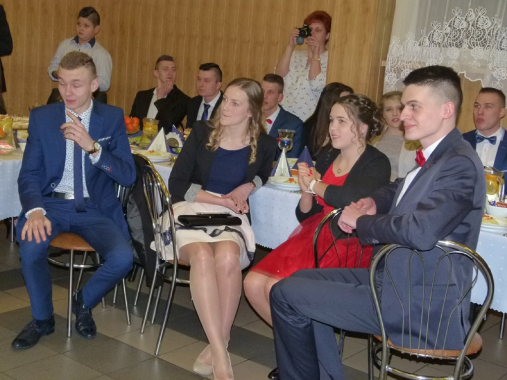 Trwa studniówka ZS Nr 1 w Bratoszewicach