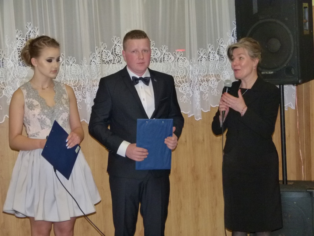 Trwa studniówka ZS Nr 1 w Bratoszewicach