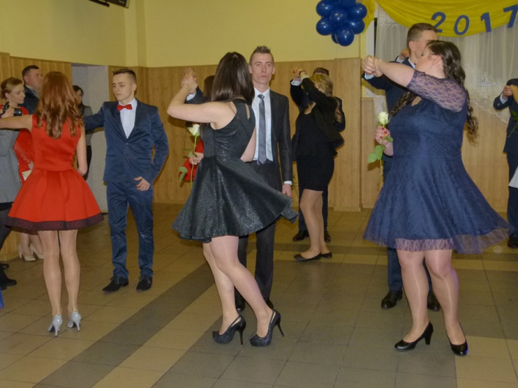 Trwa studniówka ZS Nr 1 w Bratoszewicach