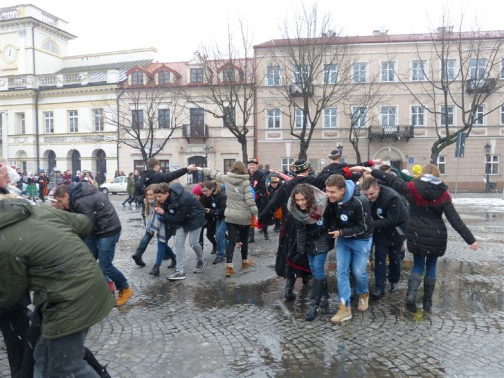 Polonez na Starym Rynku: w piątek, w południe