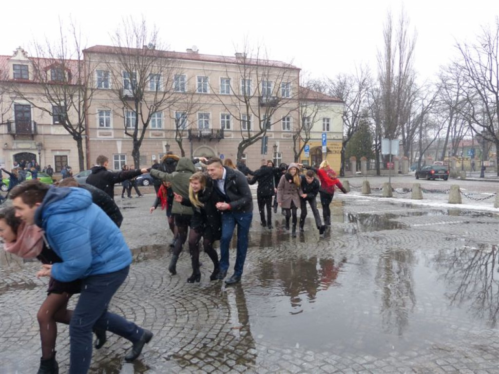 Polonez na Starym Rynku: w piątek, w południe