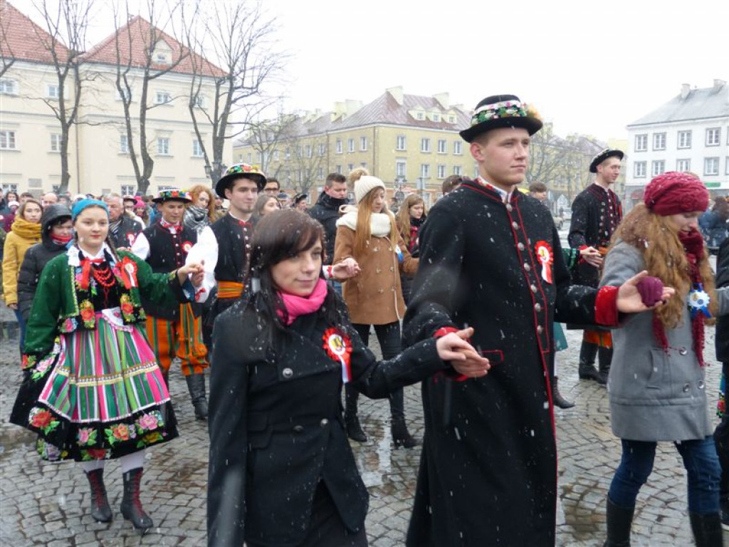 Polonez na Starym Rynku: w piątek, w południe