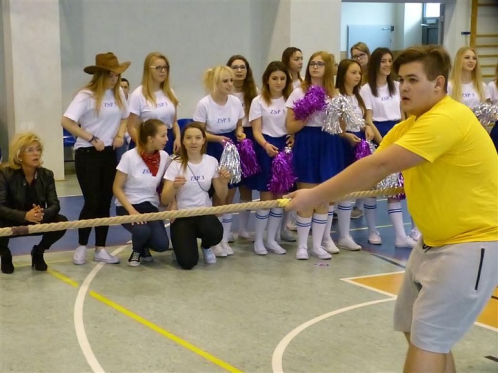 Powiatowe mistrzostwa w przeciąganiu liny
