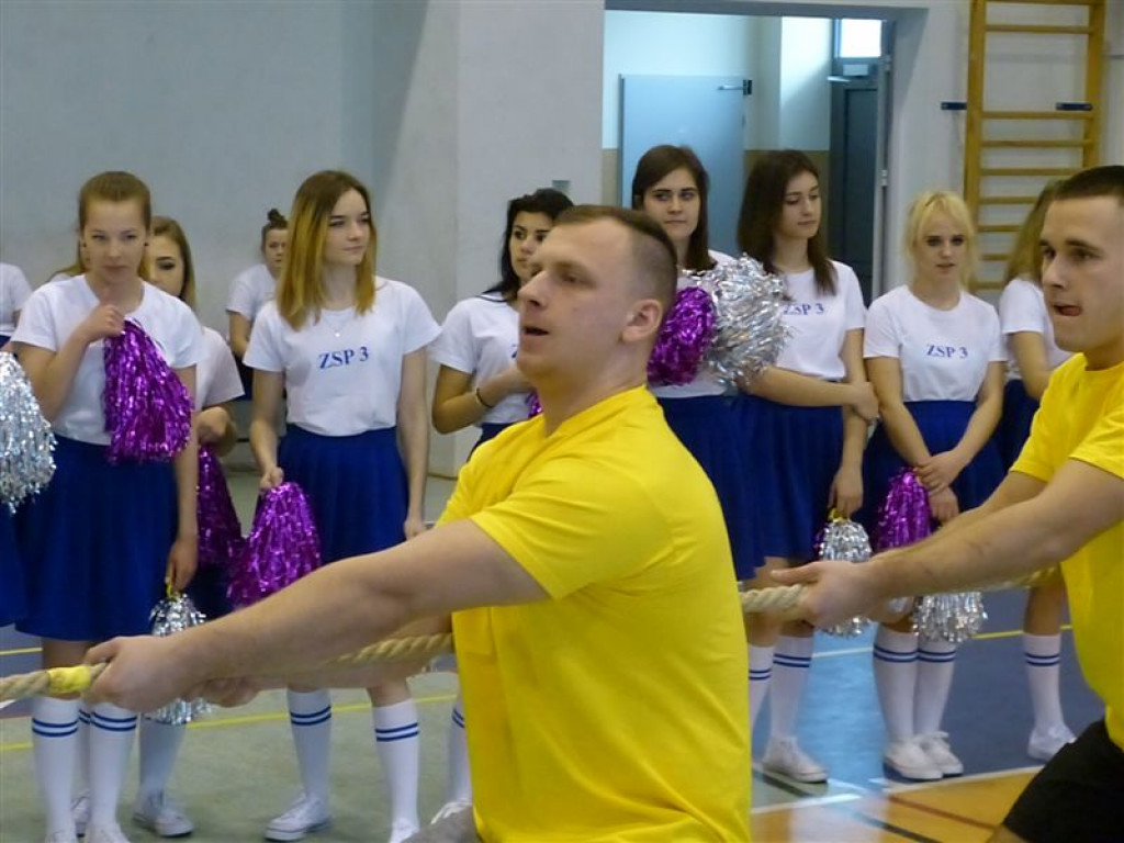 Powiatowe mistrzostwa w przeciąganiu liny
