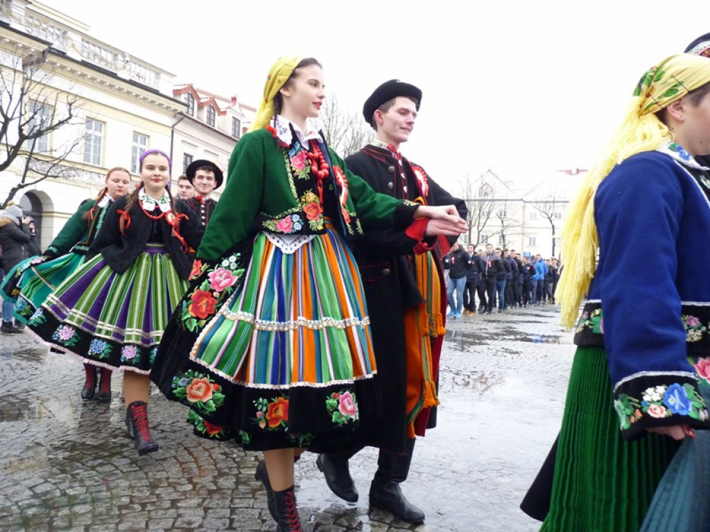 Tańczyli poloneza na Starym Rynku