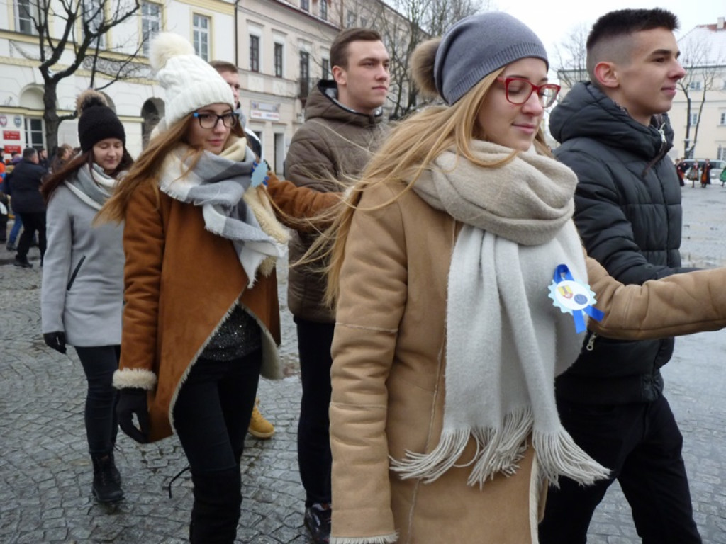 Tańczyli poloneza na Starym Rynku