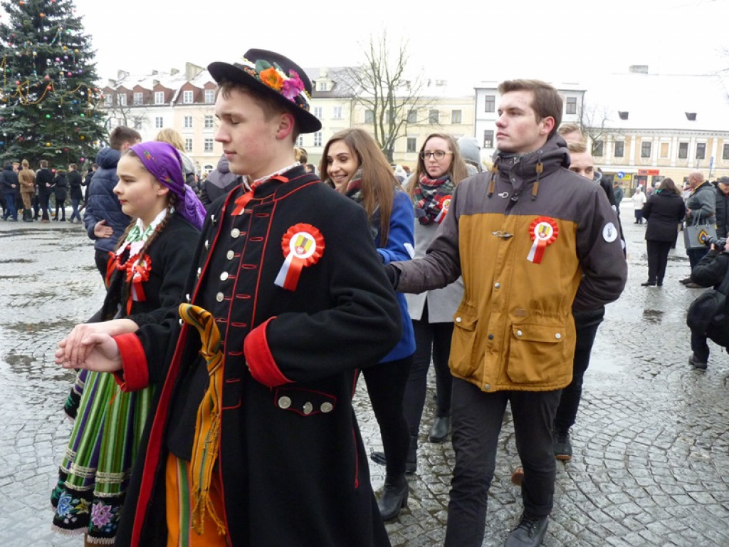 Tańczyli poloneza na Starym Rynku