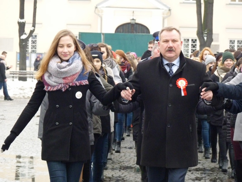 Tańczyli poloneza na Starym Rynku