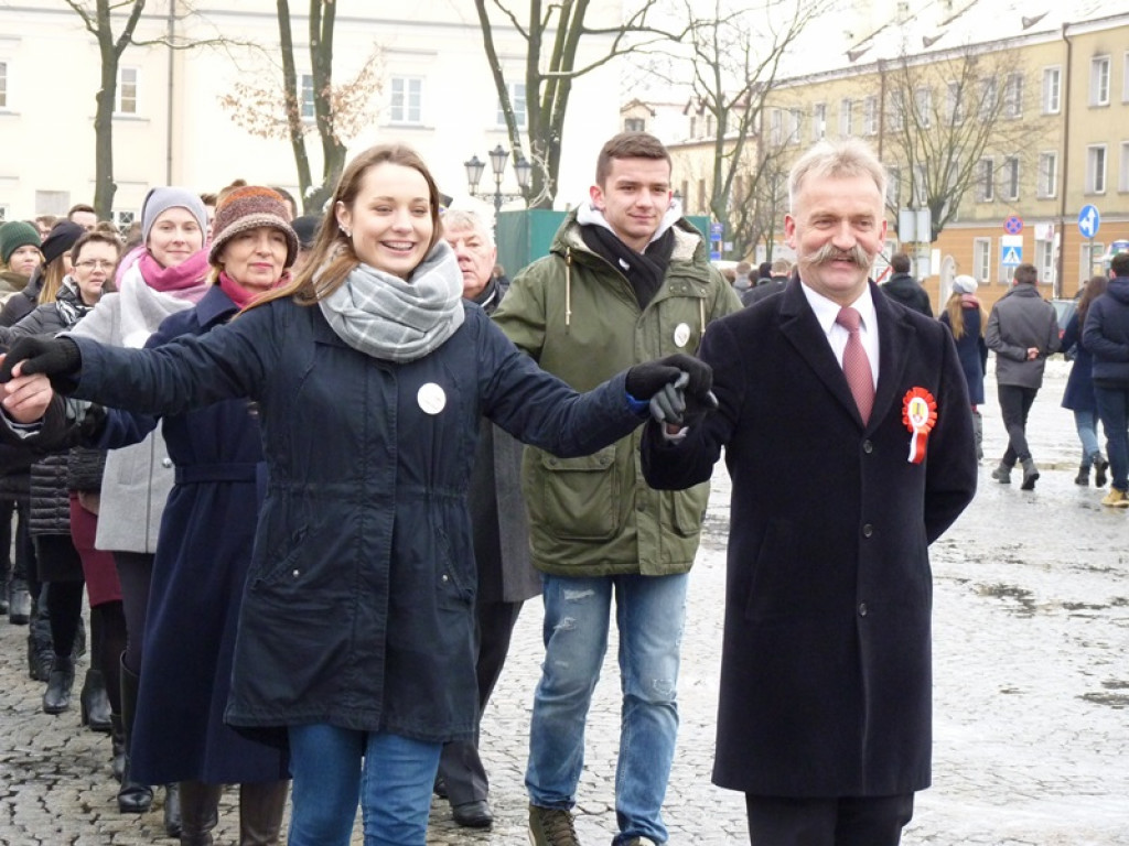 Tańczyli poloneza na Starym Rynku