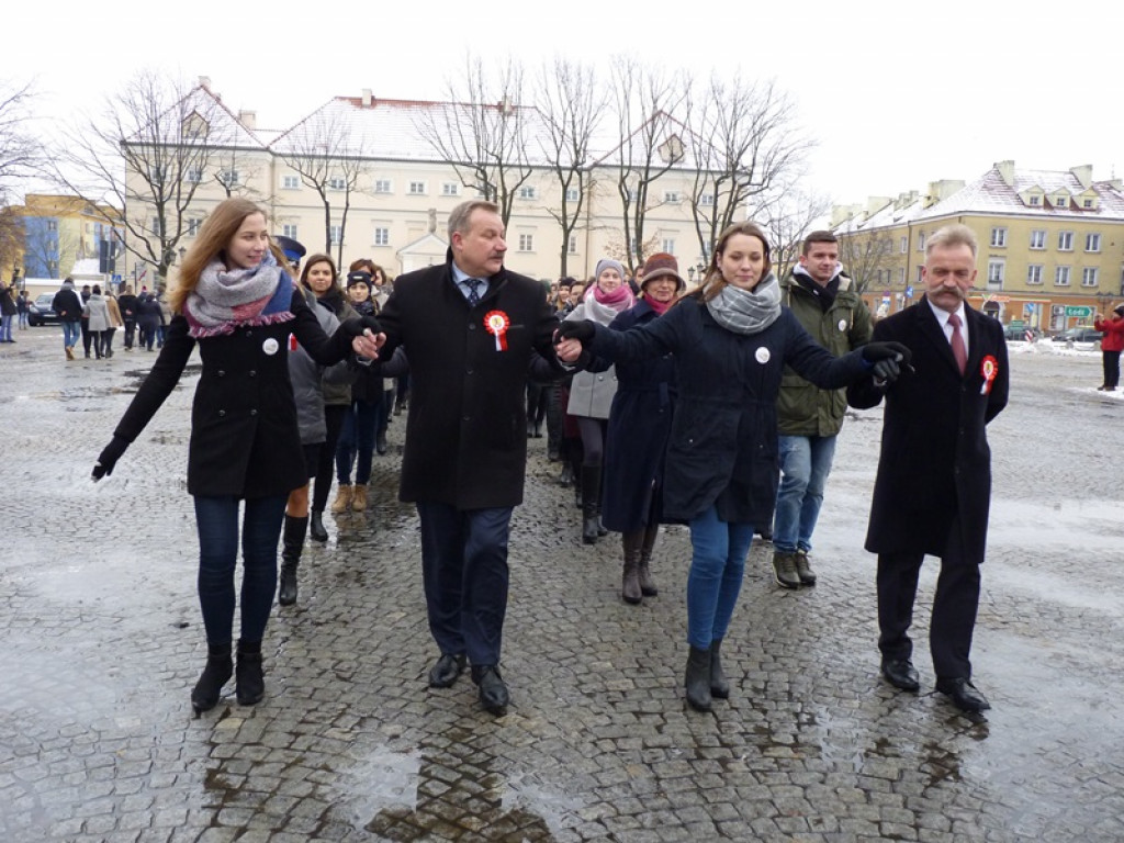 Tańczyli poloneza na Starym Rynku