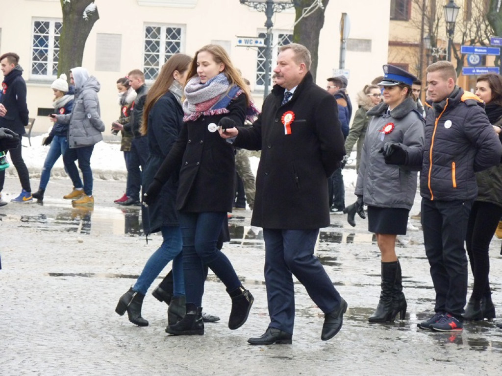 Tańczyli poloneza na Starym Rynku