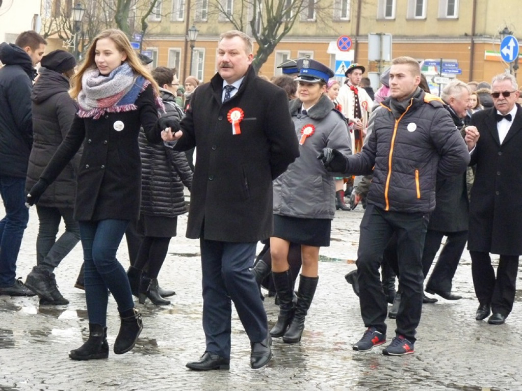 Tańczyli poloneza na Starym Rynku