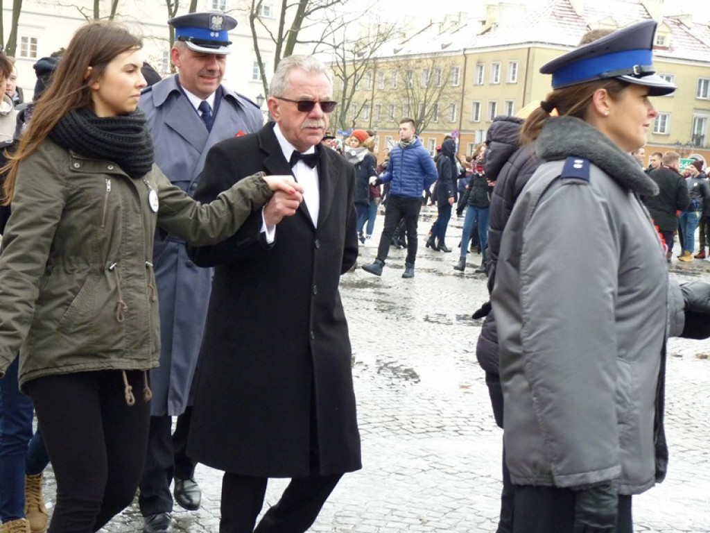 Tańczyli poloneza na Starym Rynku