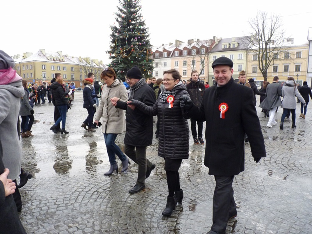 Tańczyli poloneza na Starym Rynku