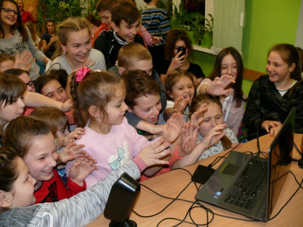 Zbyszek Bródka rozmawiał z uczniami łowickiej 